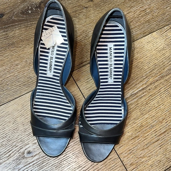 Manolo Blahnik D’Orsay Heel in Canti/Blue Size 37/7US - Picture 2 of 14